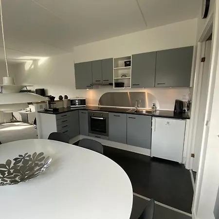 Lejlighed Flot Indrettet I Stueplan Sj3112 *